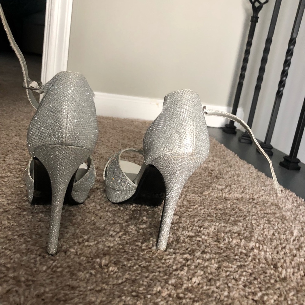 Heels - Picture 2 of 4